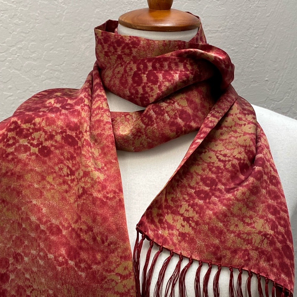 Rare Louis Feraud Scarf Deep Red with Fringe 100% Silk NWT Vintage - Picture 4 of 15